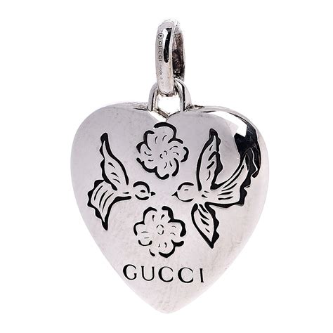 gucci sterling silver blind for love heart pendant